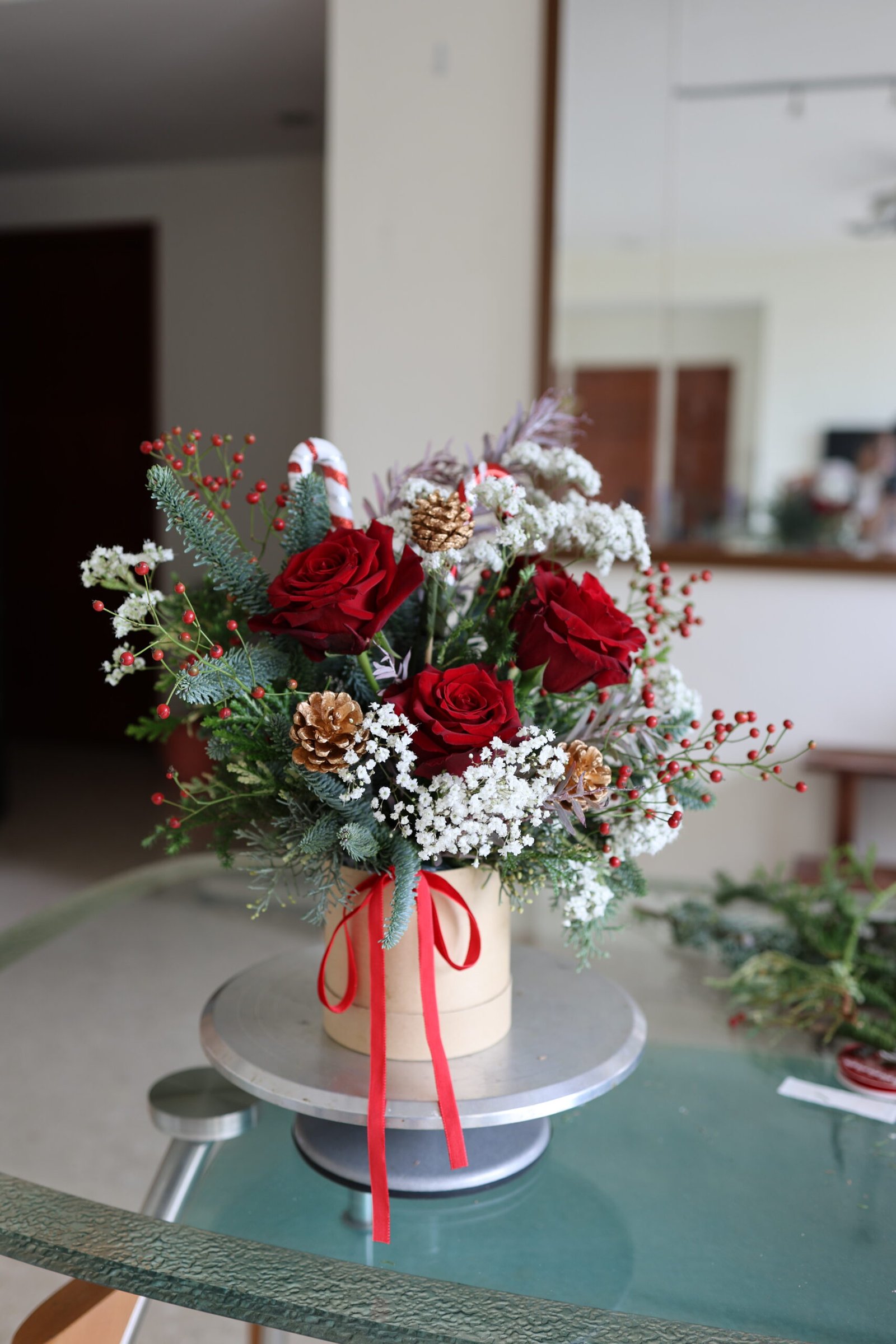 Christmas Cheer Floral Arrangement
